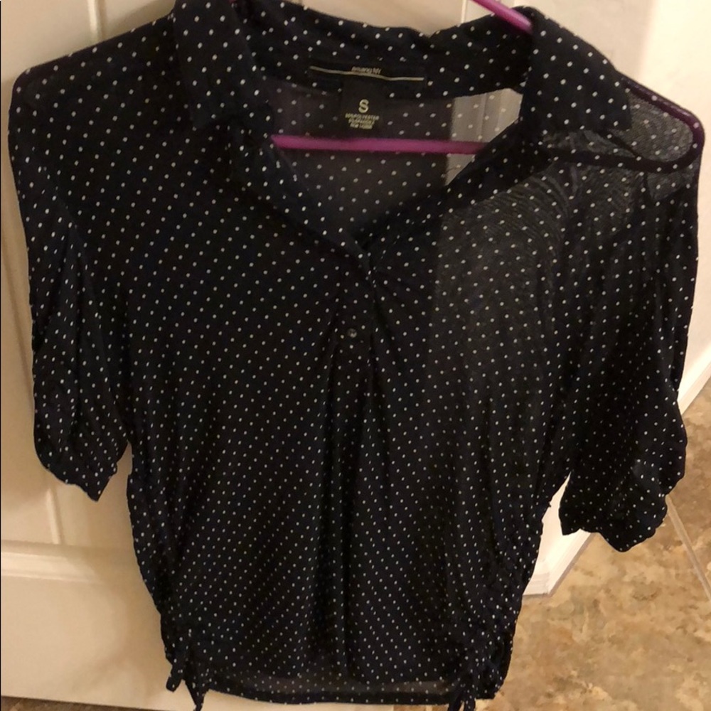 Black with white pot-a-dots